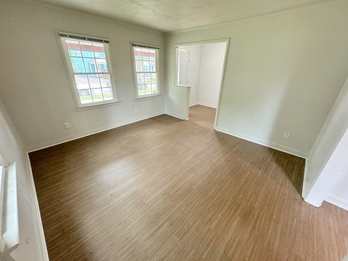 110 Cushing St - Photo 3 of 29