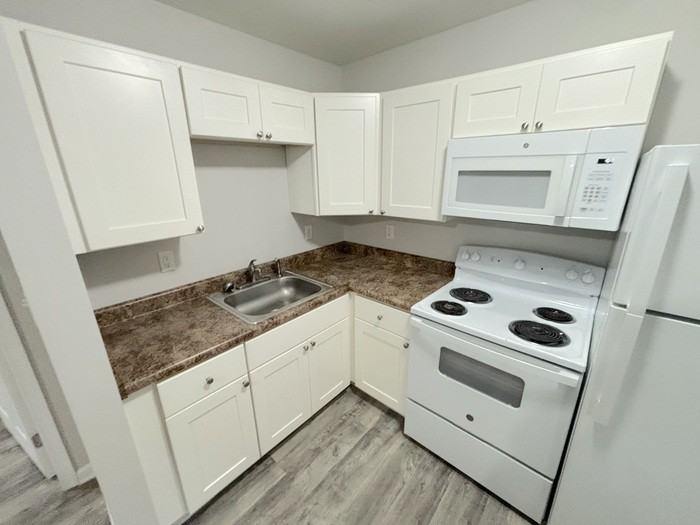 852 Little Bay Ave #6 - Photo 7 of 16