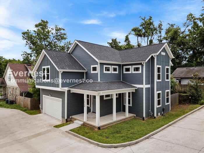 1406 Riverside Dr #B - Photo 2 of 31
