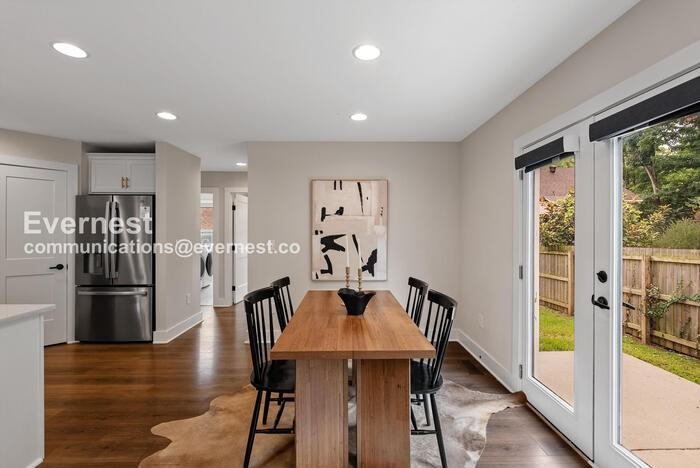 1406 Riverside Dr #B - Photo 7 of 31