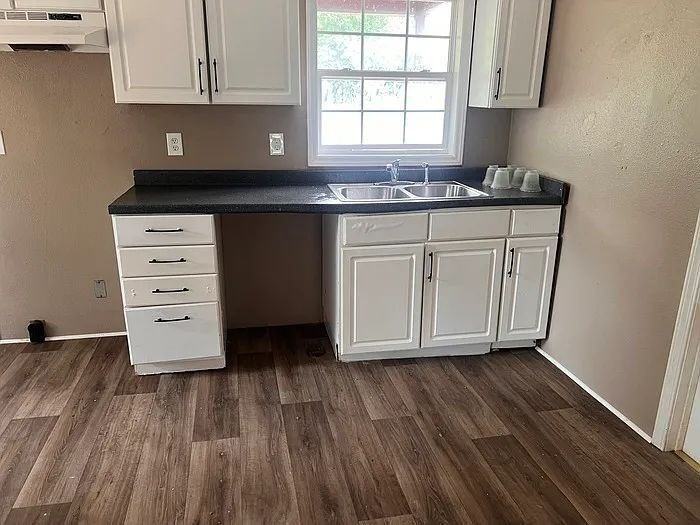 100 Calhoun St - Photo 5 of 10