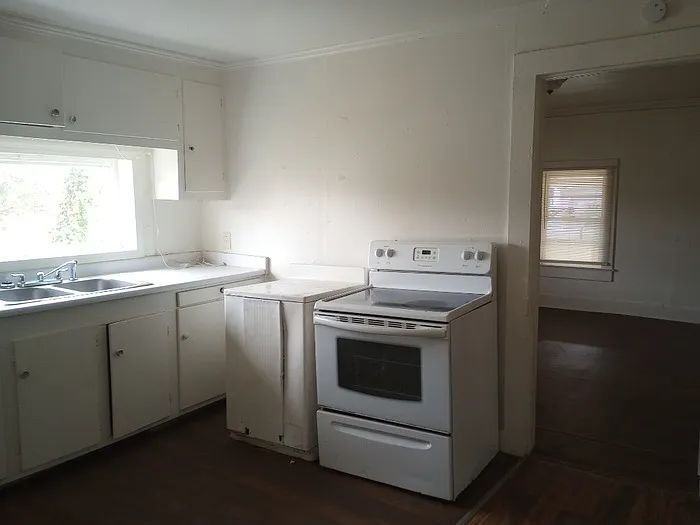 131 Dan St - Photo 6 of 14