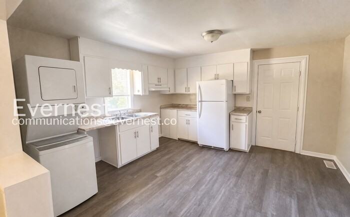 9609 Short St - Photo 4 of 15
