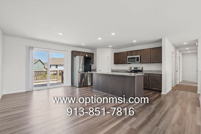 723 Connor St - Photo 7 of 42