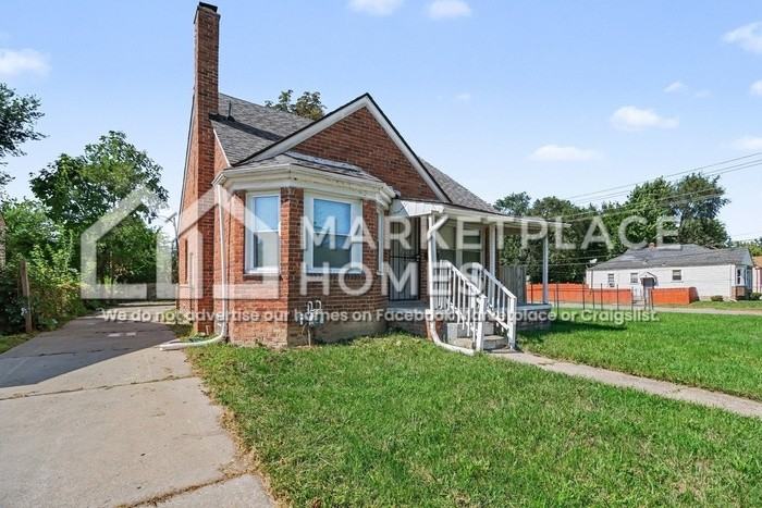 8111 Warwick St - Photo 2 of 26