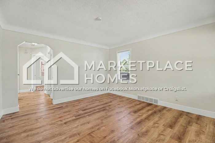 8111 Warwick St - Photo 6 of 26