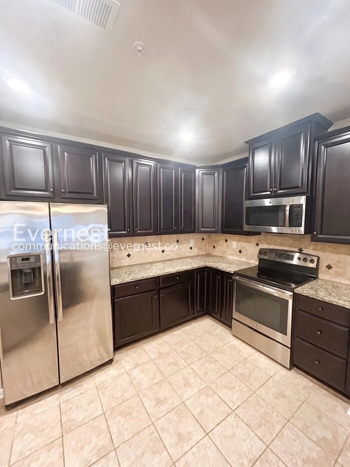 14001 Briars Cir #104 - Photo 5 of 21