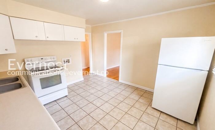 808 Fort Wood St - Photo 7 of 20