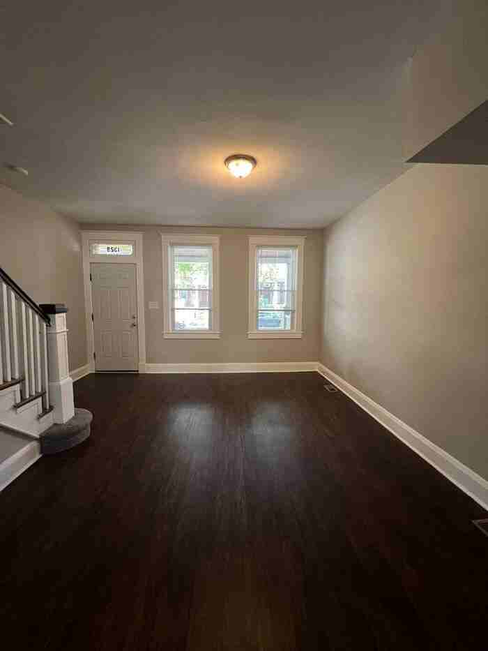 1399 Homestead St - Photo 2 of 20
