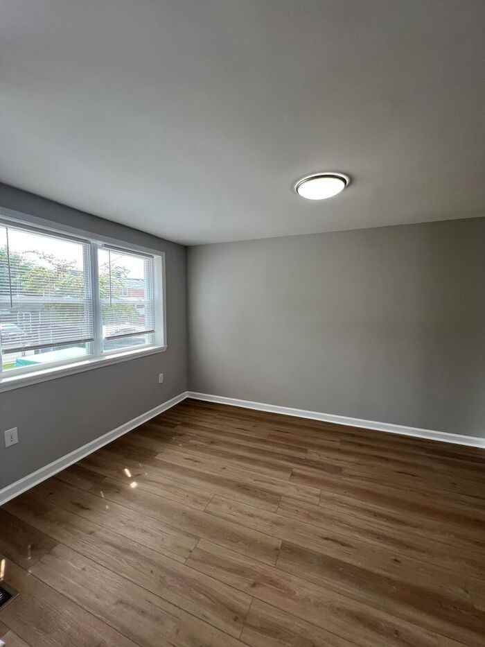 7899 Saint Boniface Ln - Photo 5 of 22