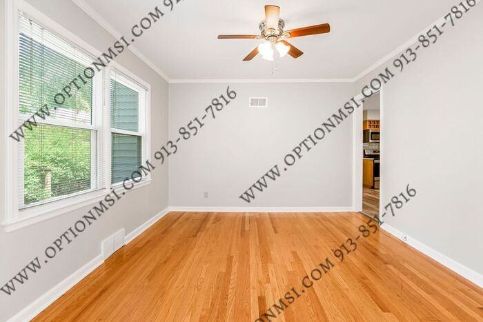 6820 Wornall Rd - Photo 7 of 30