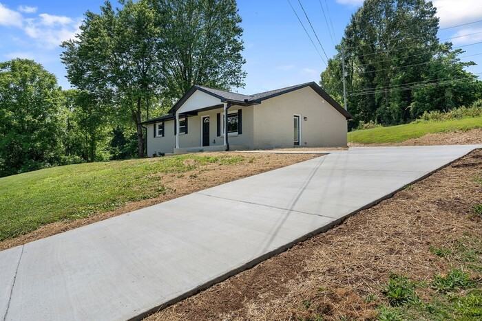 3776 John Taylor Rd - Photo 5 of 36