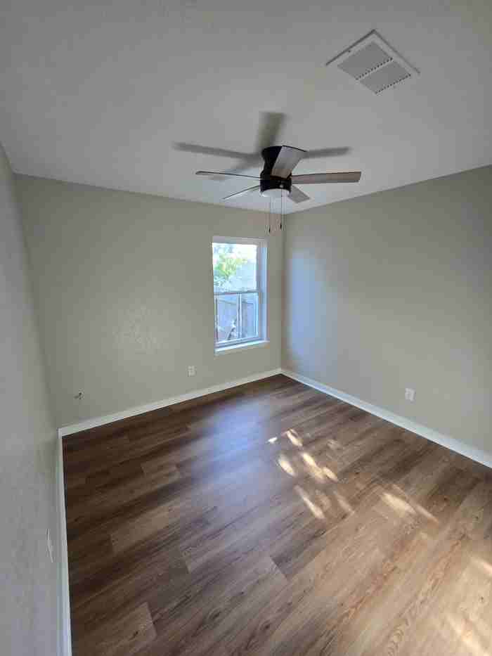908 Cooper Ln - Photo 4 of 14