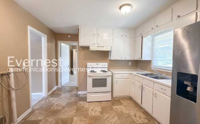 2429 3rd Pl Nw - Photo 6 of 23