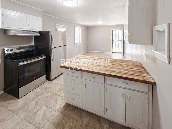 4854 Cloister Ave - Photo 7 of 21