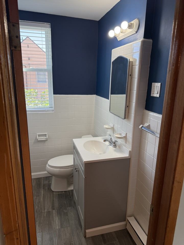 2713 S Alder St #2 - Photo 4 of 11