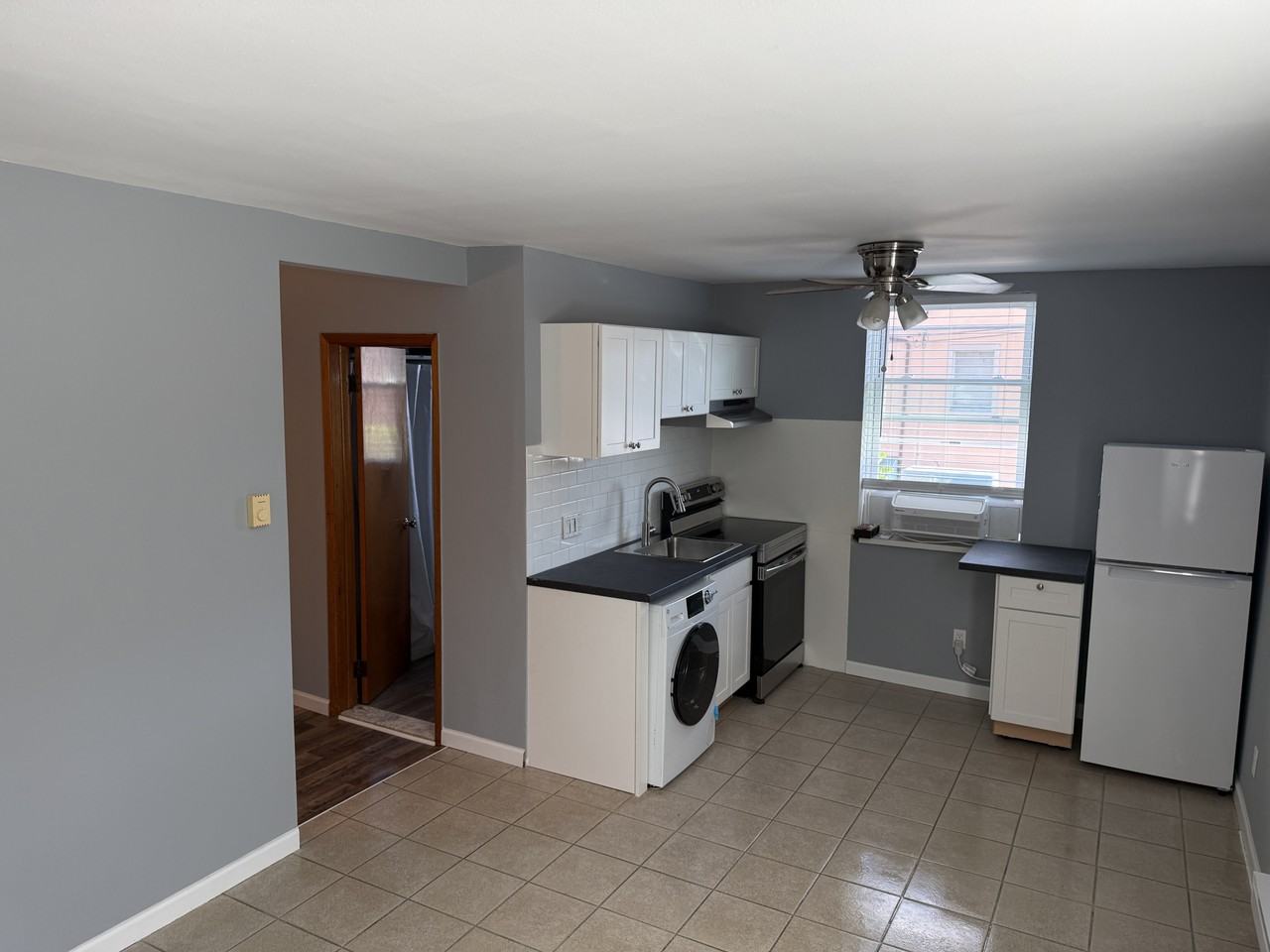 2713 S Alder St #2 - Photo 5 of 11