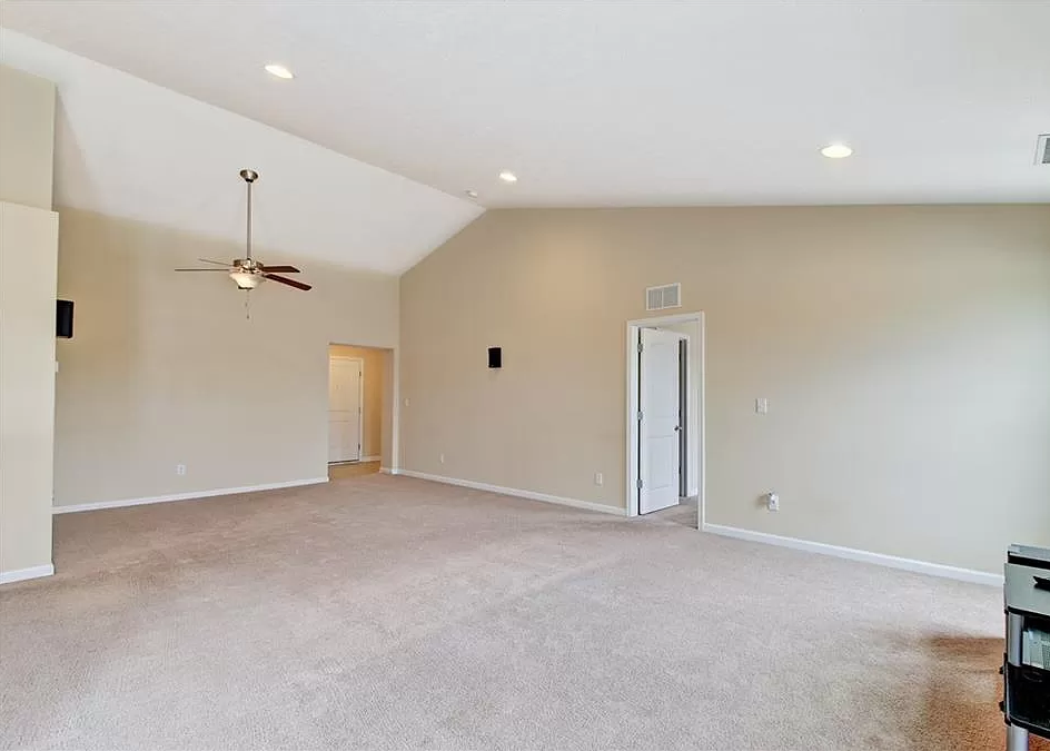 1990 Lakecrest Dr #NA - Photo 2 of 16