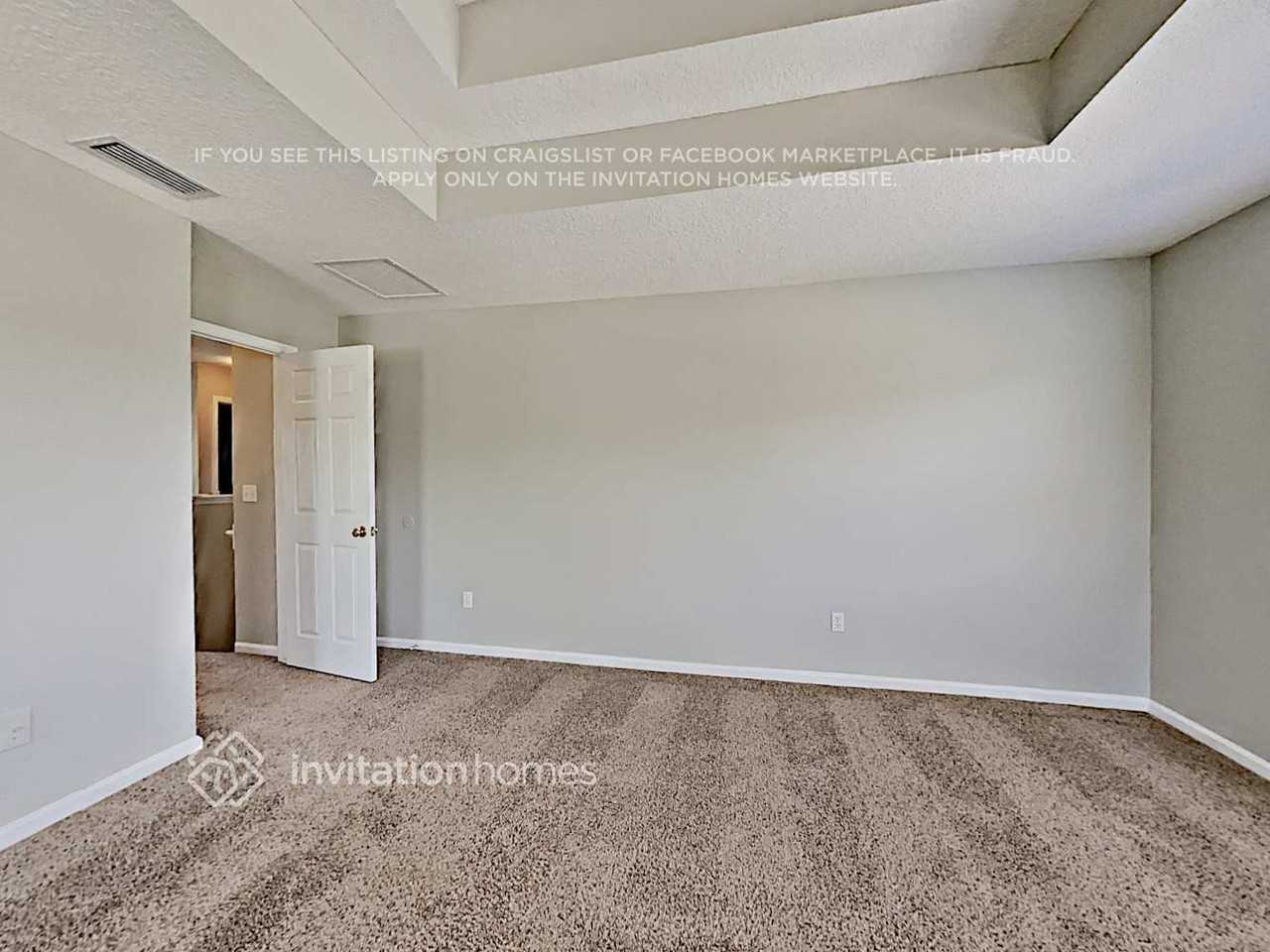 1400 Riva Del Garda Way - Photo 5 of 20