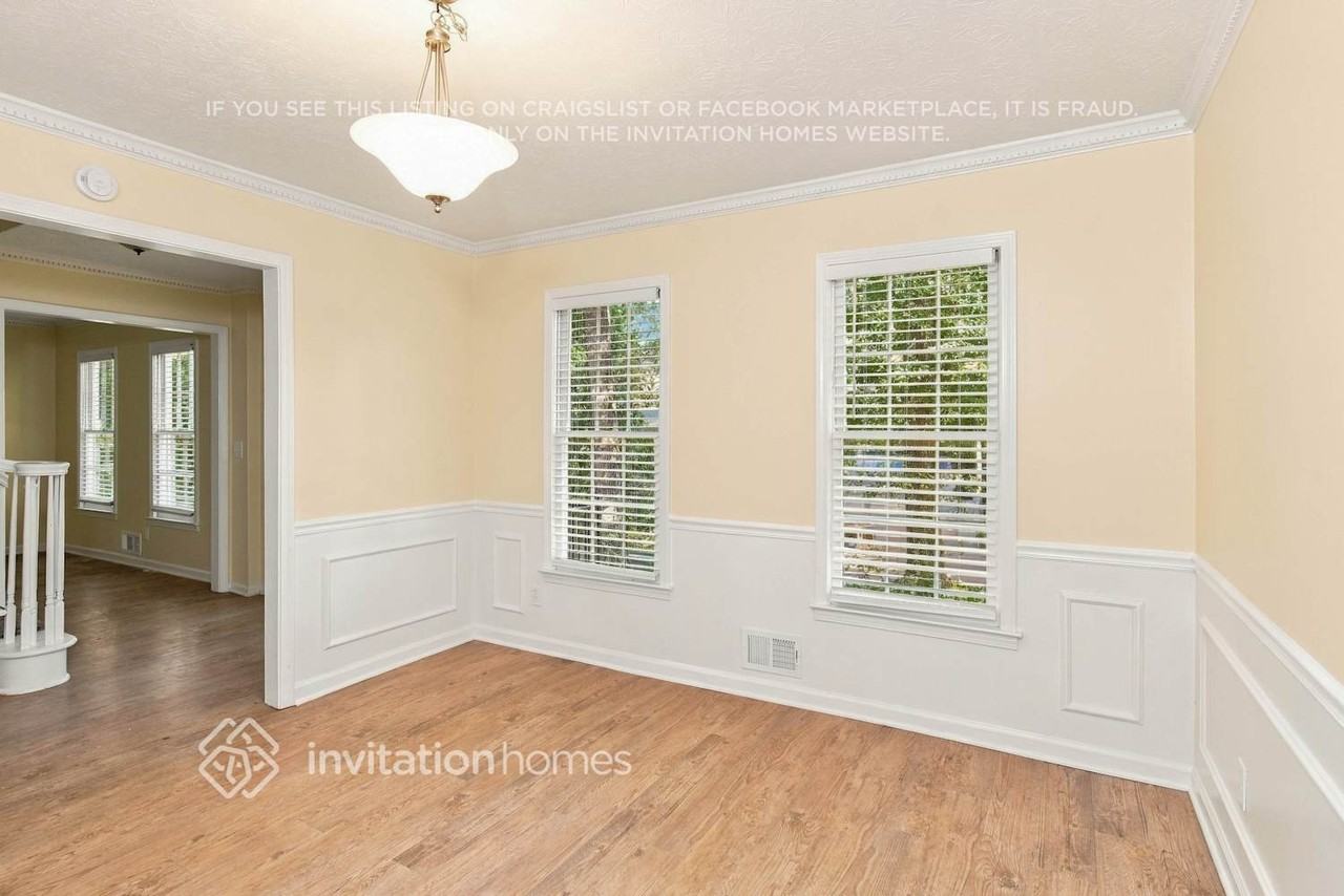 4640 Mountain Creek Dr Ne - Photo 5 of 19