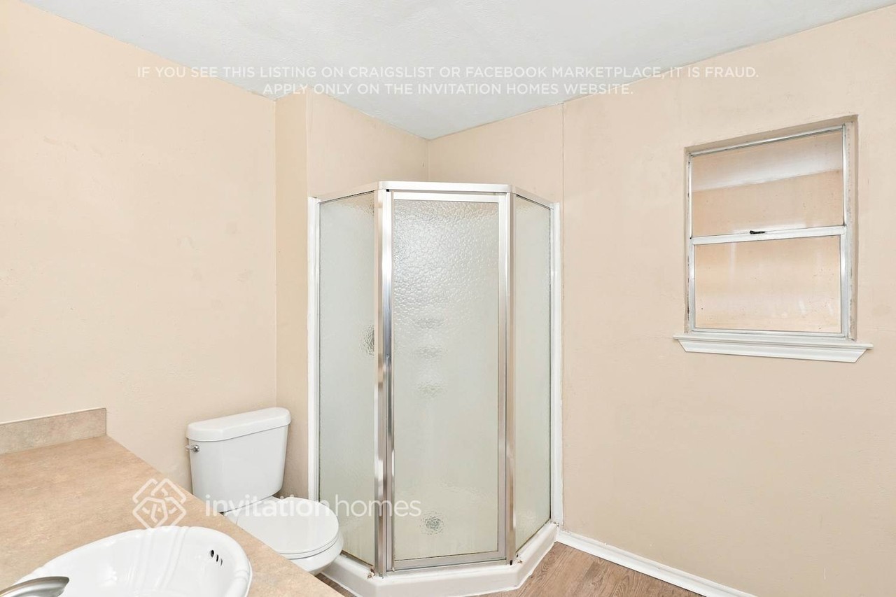 202 Jefflyn Ct - Photo 2 of 17