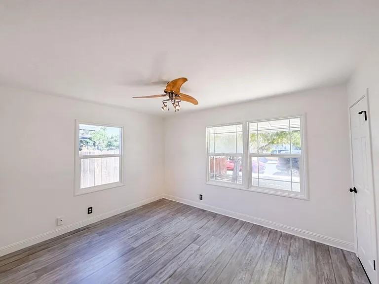 719 Crescent Avenue - Photo 5 of 9
