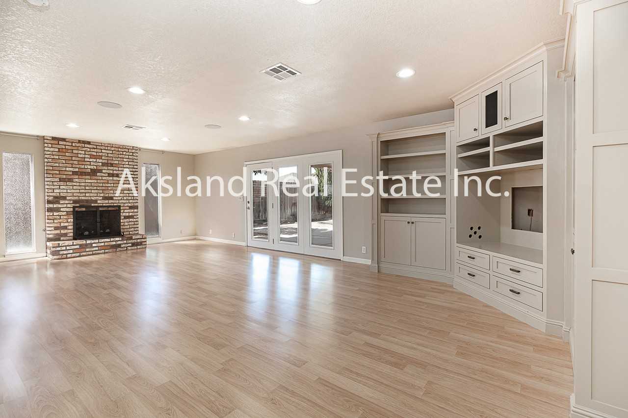 697 Garden Gate Dr #1 - Photo 3 of 21