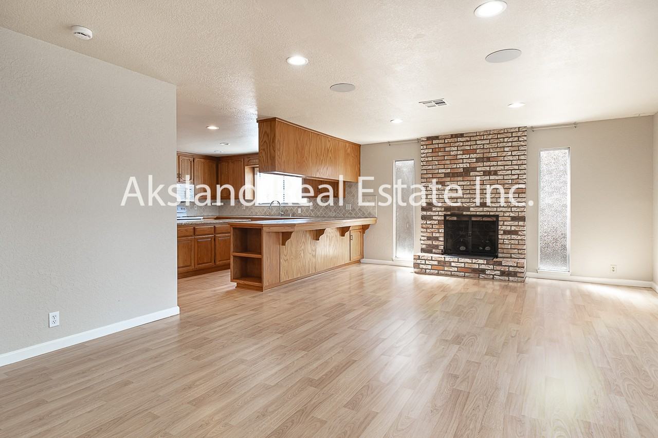 697 Garden Gate Dr #1 - Photo 5 of 21