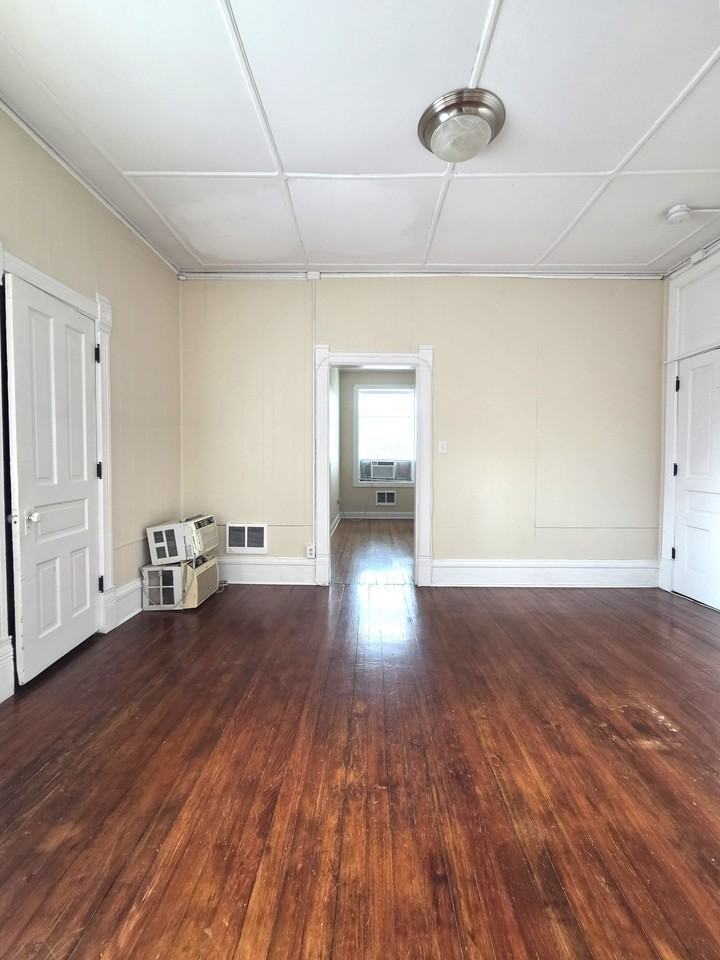 115 S Main St #3 - Photo 3 of 7