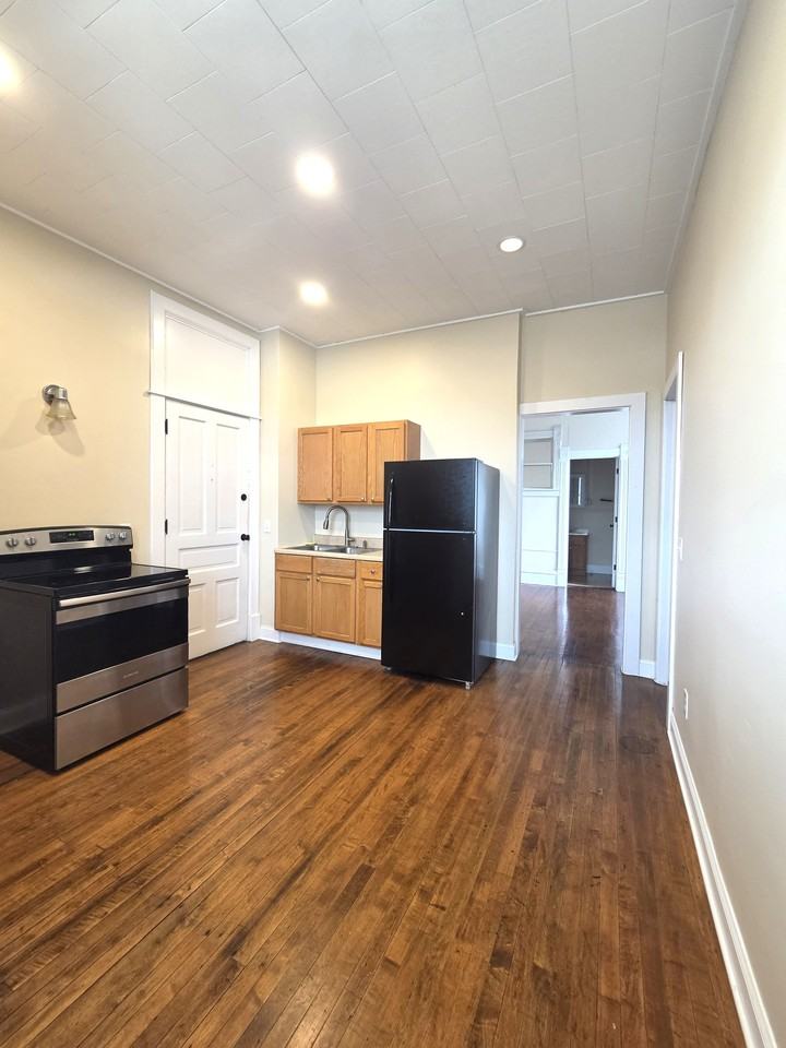 115 S Main St #3 - Photo 5 of 7