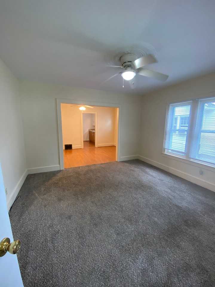 1112 S West Ave #1 - Photo 5 of 12