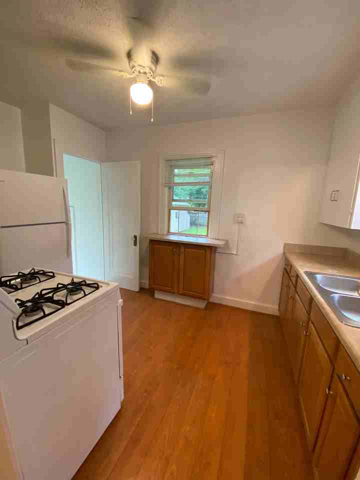 1112 S West Ave #1 - Photo 6 of 12
