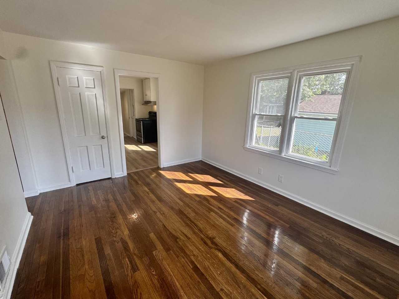 205 W Conron Ave - Photo 3 of 10