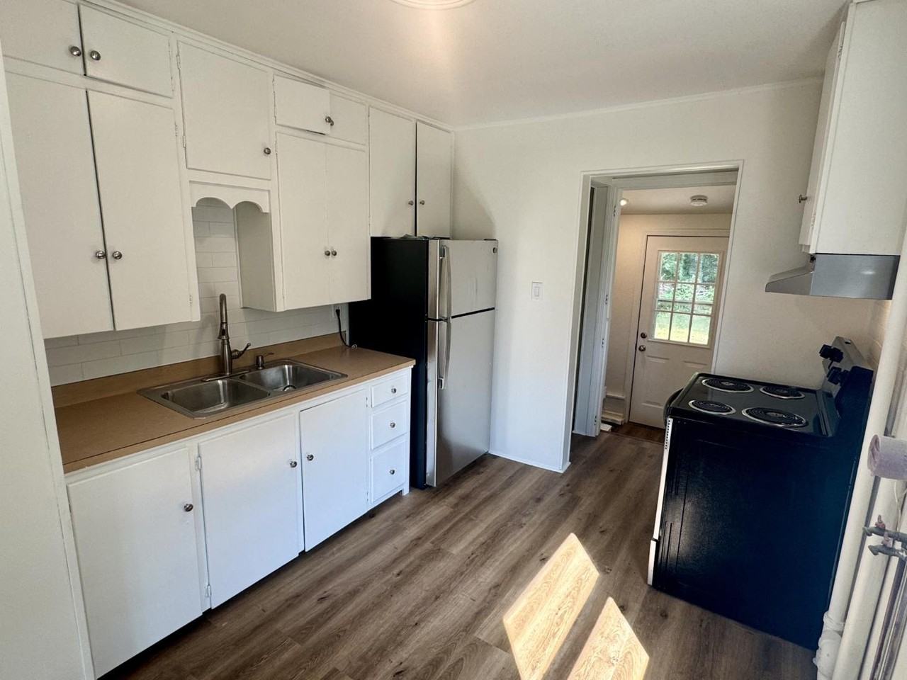205 W Conron Ave - Photo 5 of 10