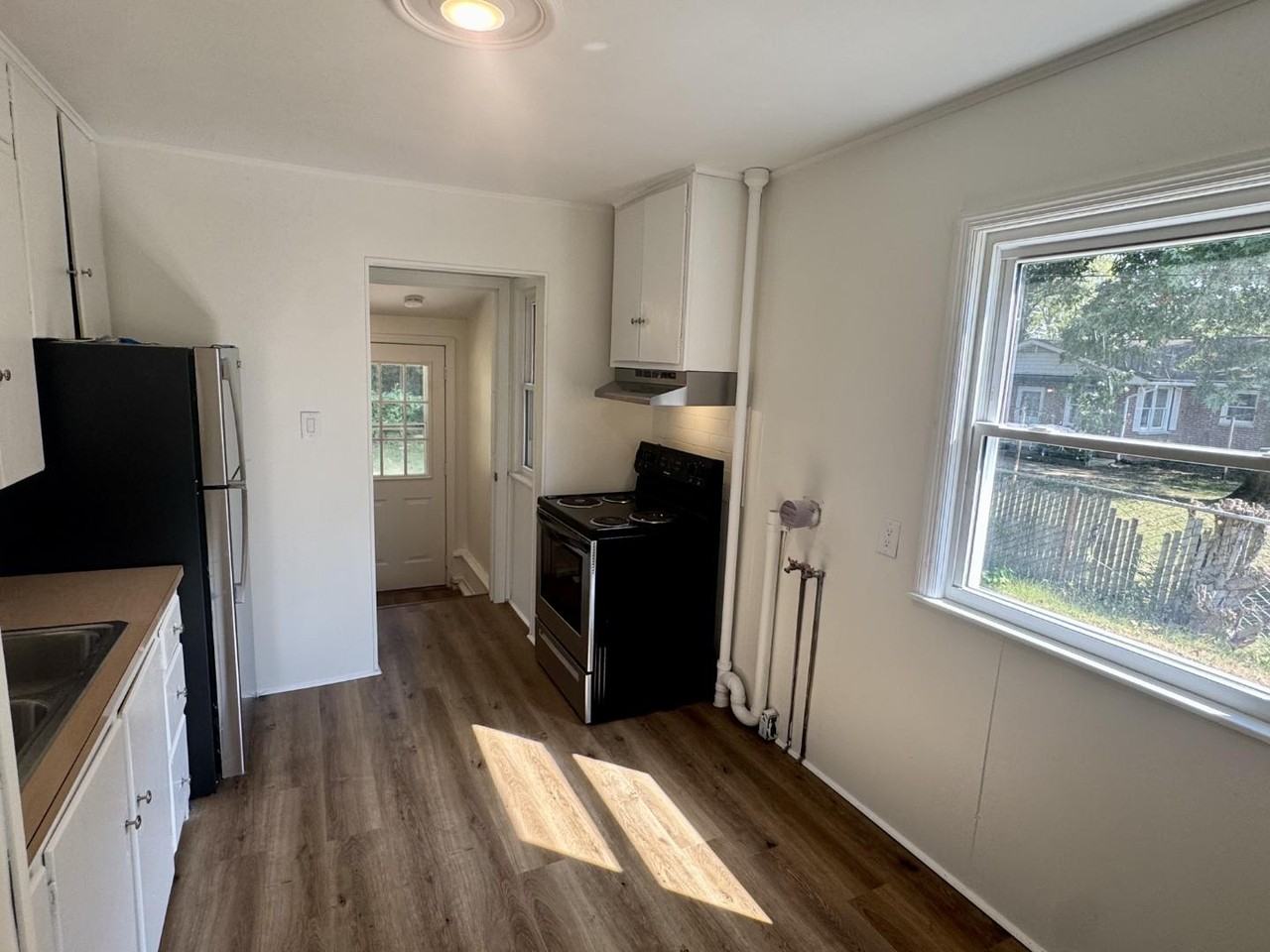 205 W Conron Ave - Photo 6 of 10