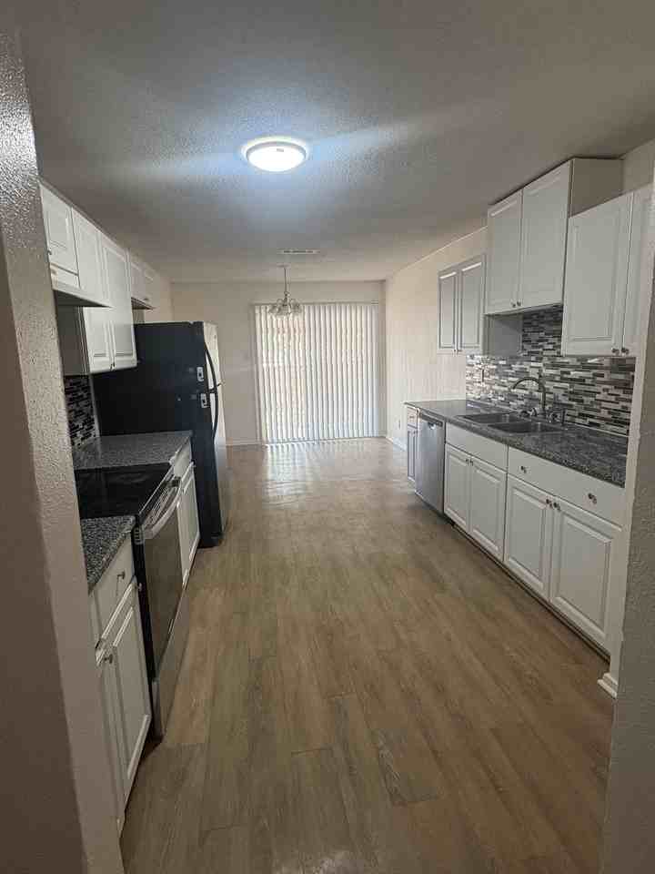 1810 N 38th St #1 - Photo 6 of 29