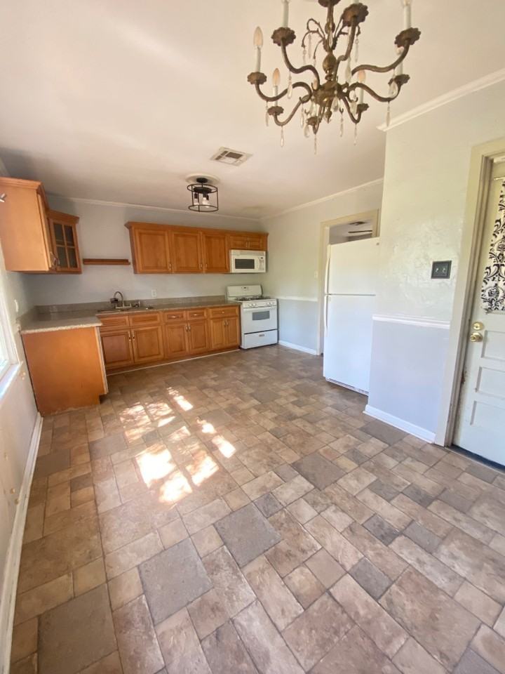 4208 Parkway Dr - Photo 6 of 13