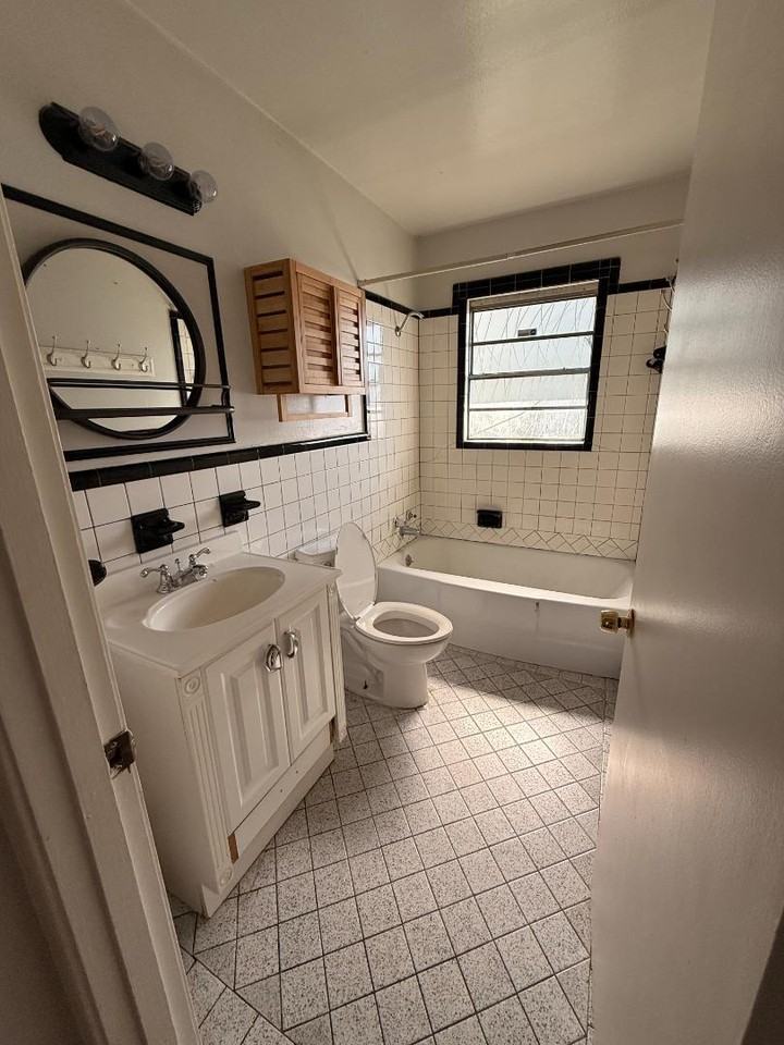 4208 Parkway Dr - Photo 7 of 13