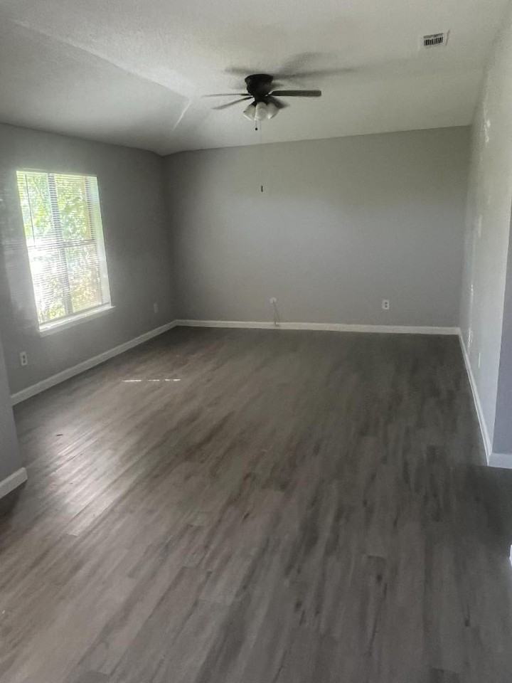 1113-1115 Suburban St. - Photo 2 of 10