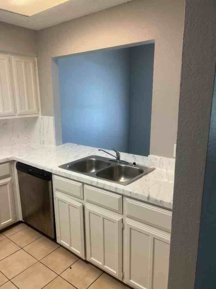 1113-1115 Suburban St. - Photo 4 of 10