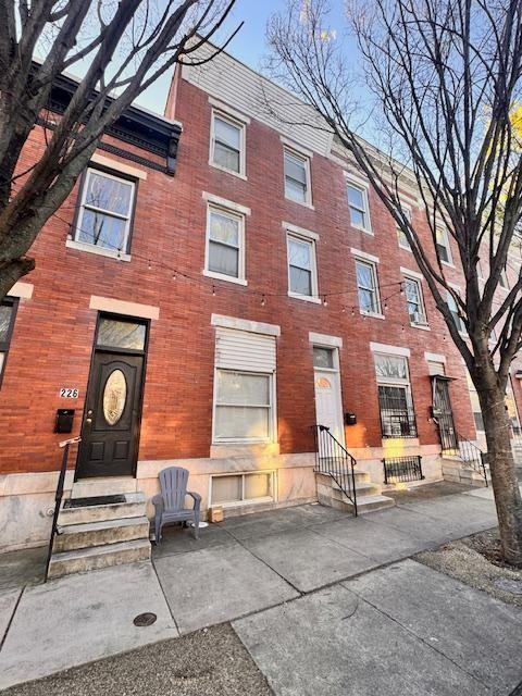 228 N Kenwood Ave - Photo 4 of 20