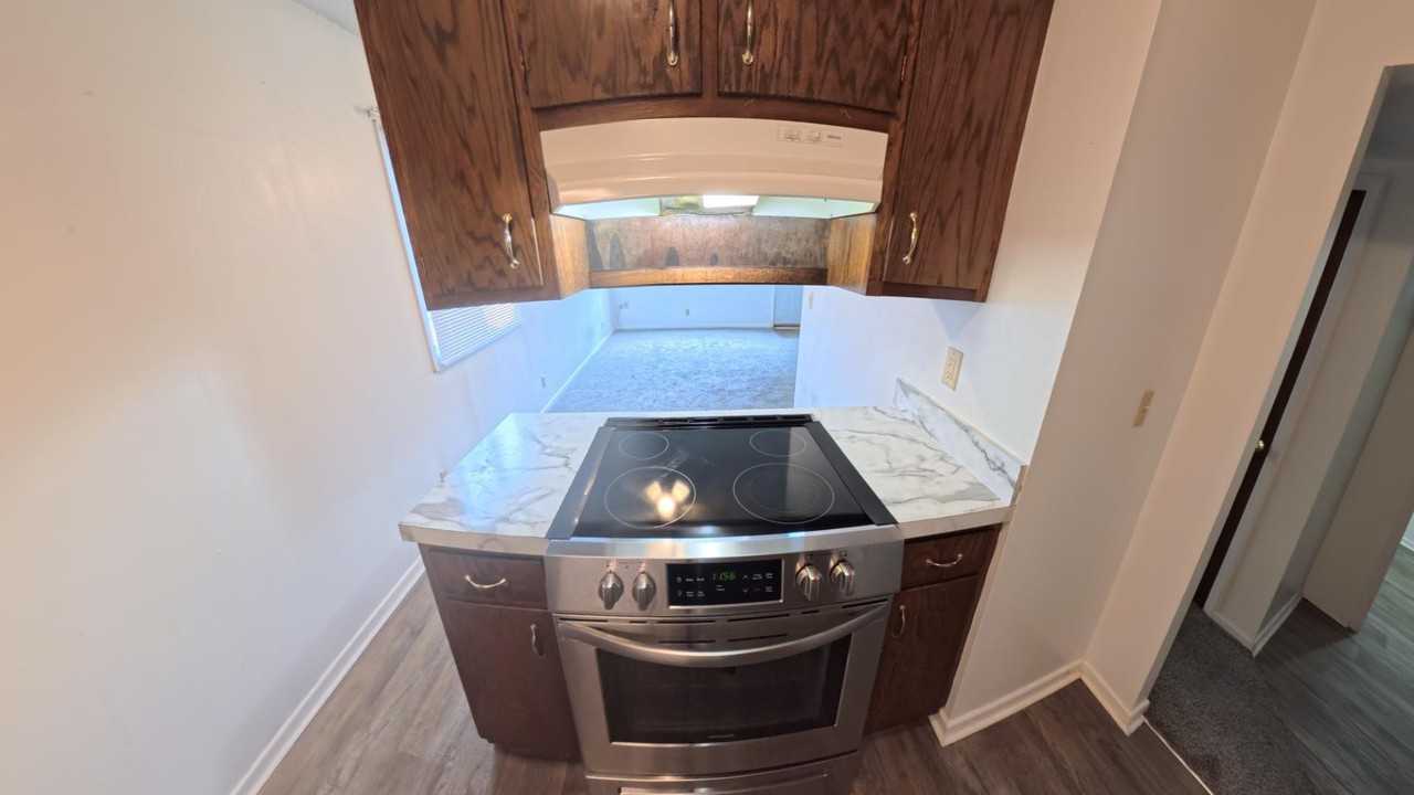 1927 NW Hickory Lane - Photo 3 of 10