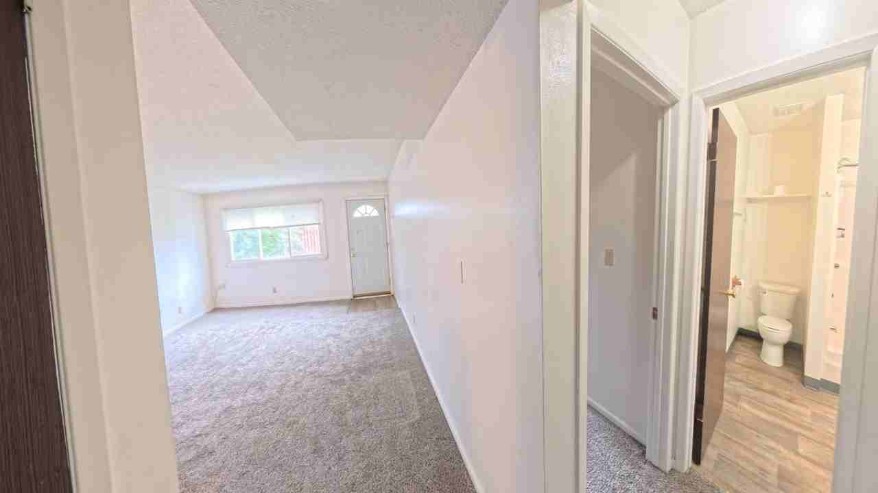 1927 NW Hickory Lane - Photo 6 of 10