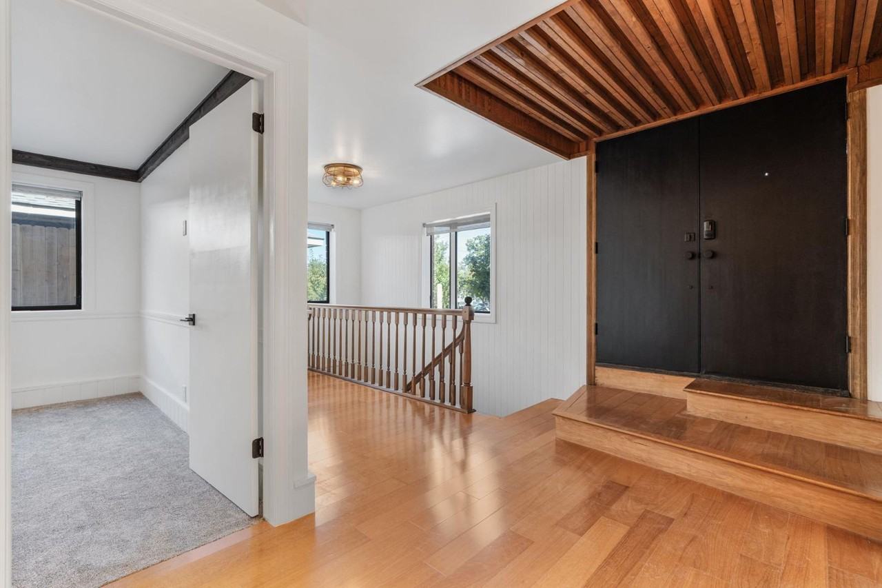 Hauser Apartments - Photo 3 of 22
