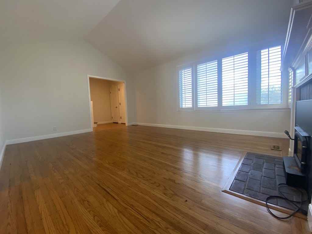 738 Sycamore Ave #1 - Photo 3 of 17