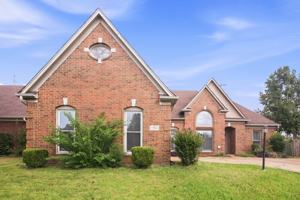 featured image of 1964 Bohemia Dr