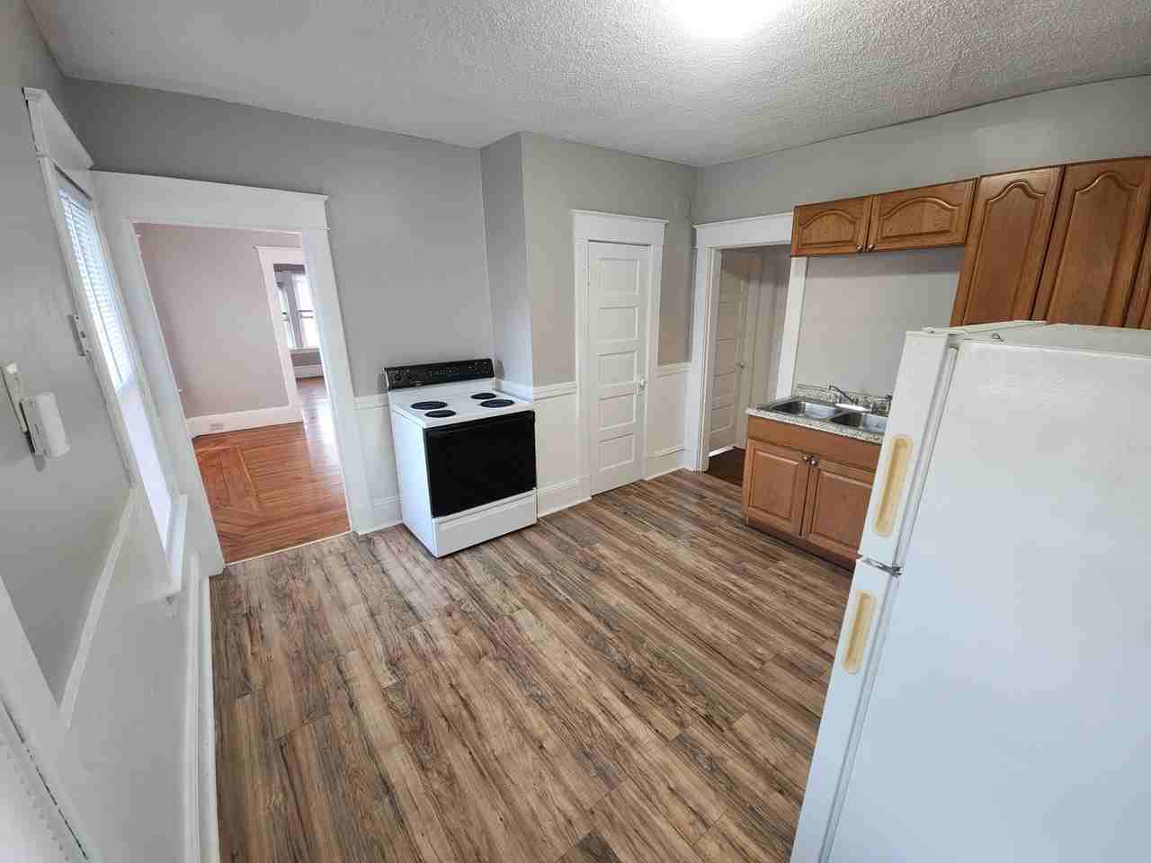 27 Fairview Ave #27A - Photo 6 of 22