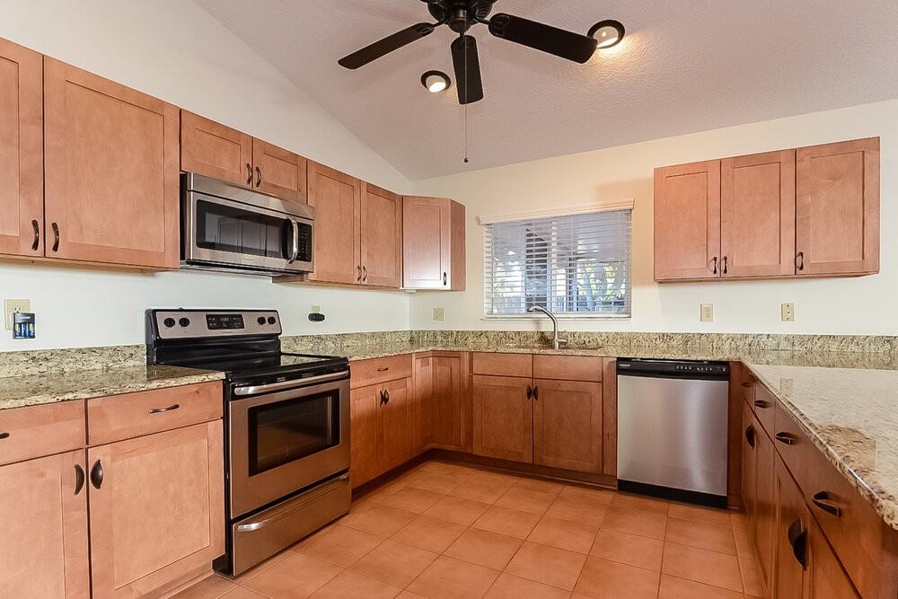 2341 Tioga Dr - Photo 4 of 14