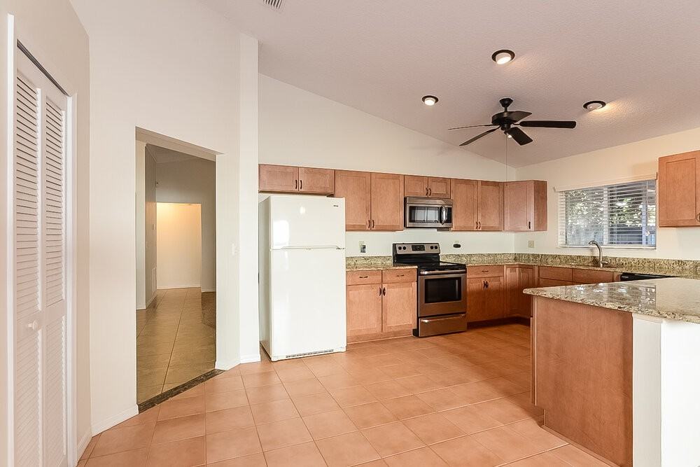 2341 Tioga Dr - Photo 6 of 14