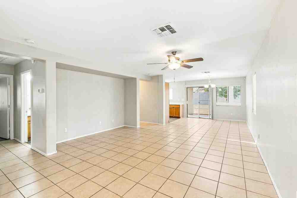 1629 W Burgess Ln - Photo 4 of 16